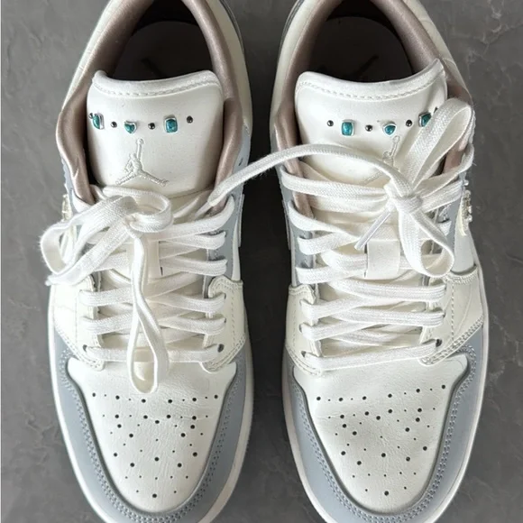 Air Jordan 1 Low - Picture 5 of 9